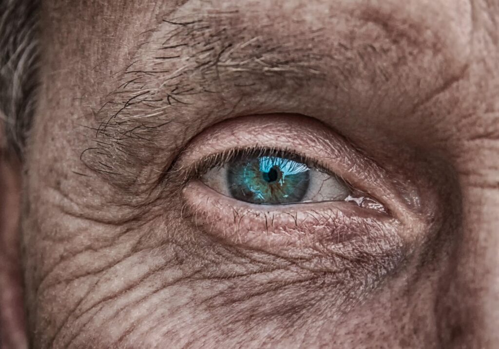 skin eye iris blue wrinkled man older